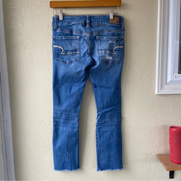 American eagle distressed artist crop jeans women's size 6 - Picture 3 of 8